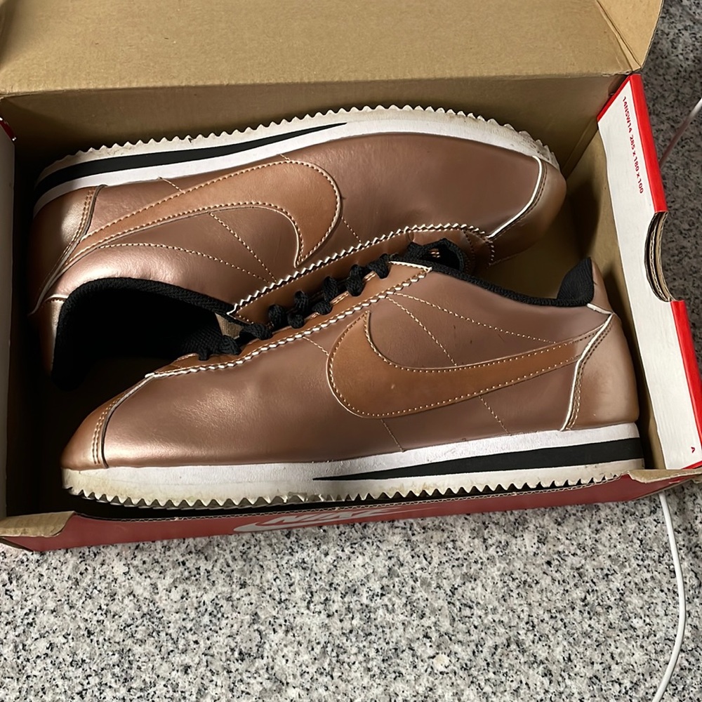 Classic metallic Cortez